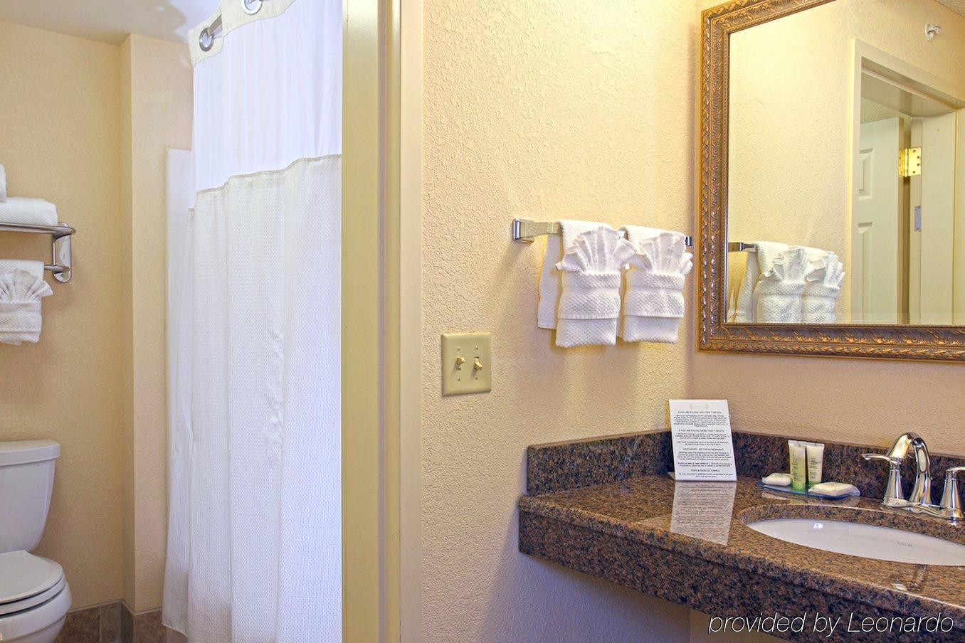 Staybridge Suites North Brunswick By Ihg Room photo